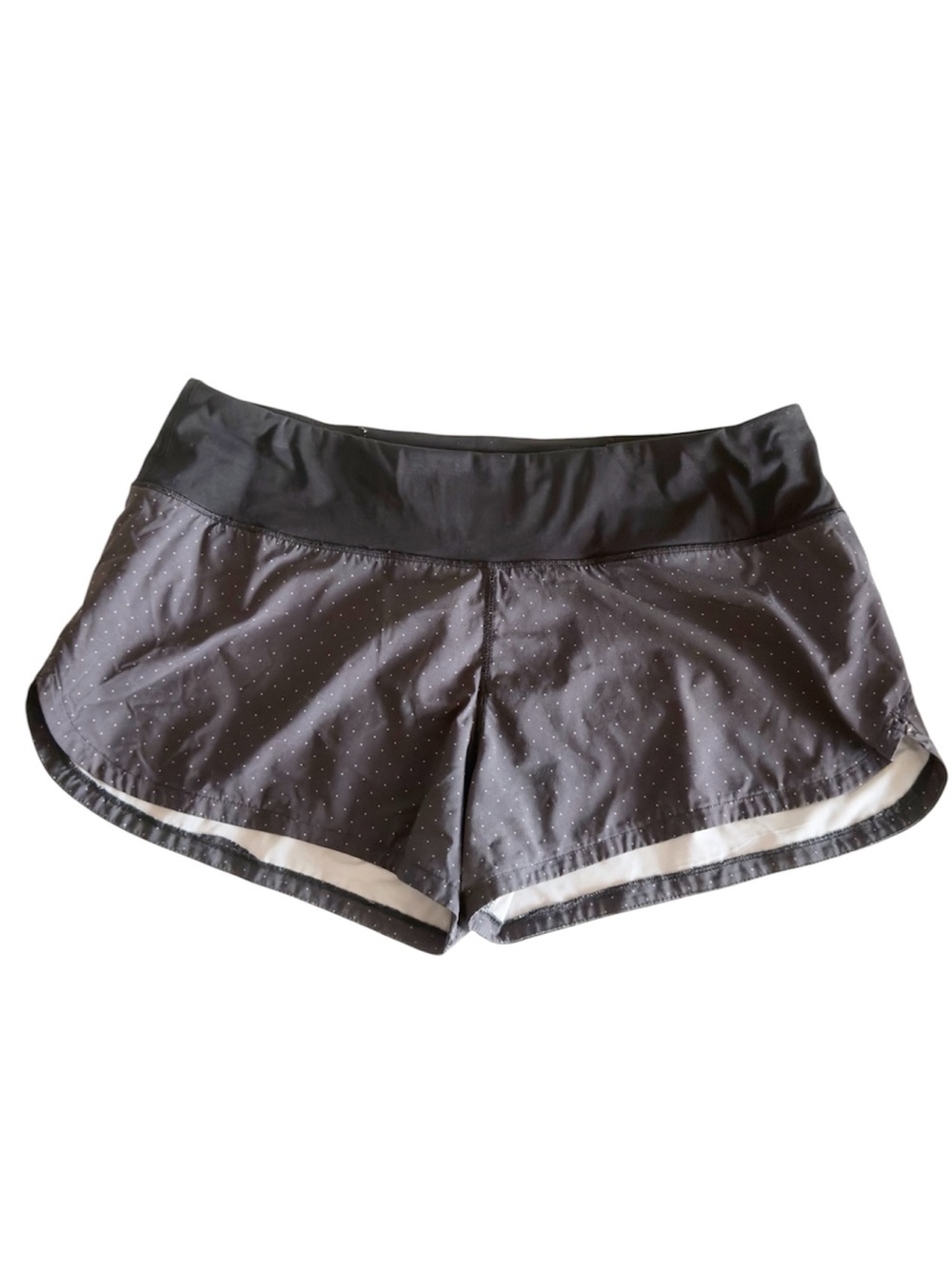 Vuori Womens Omni Performance Black Polka Dot Shorts size L